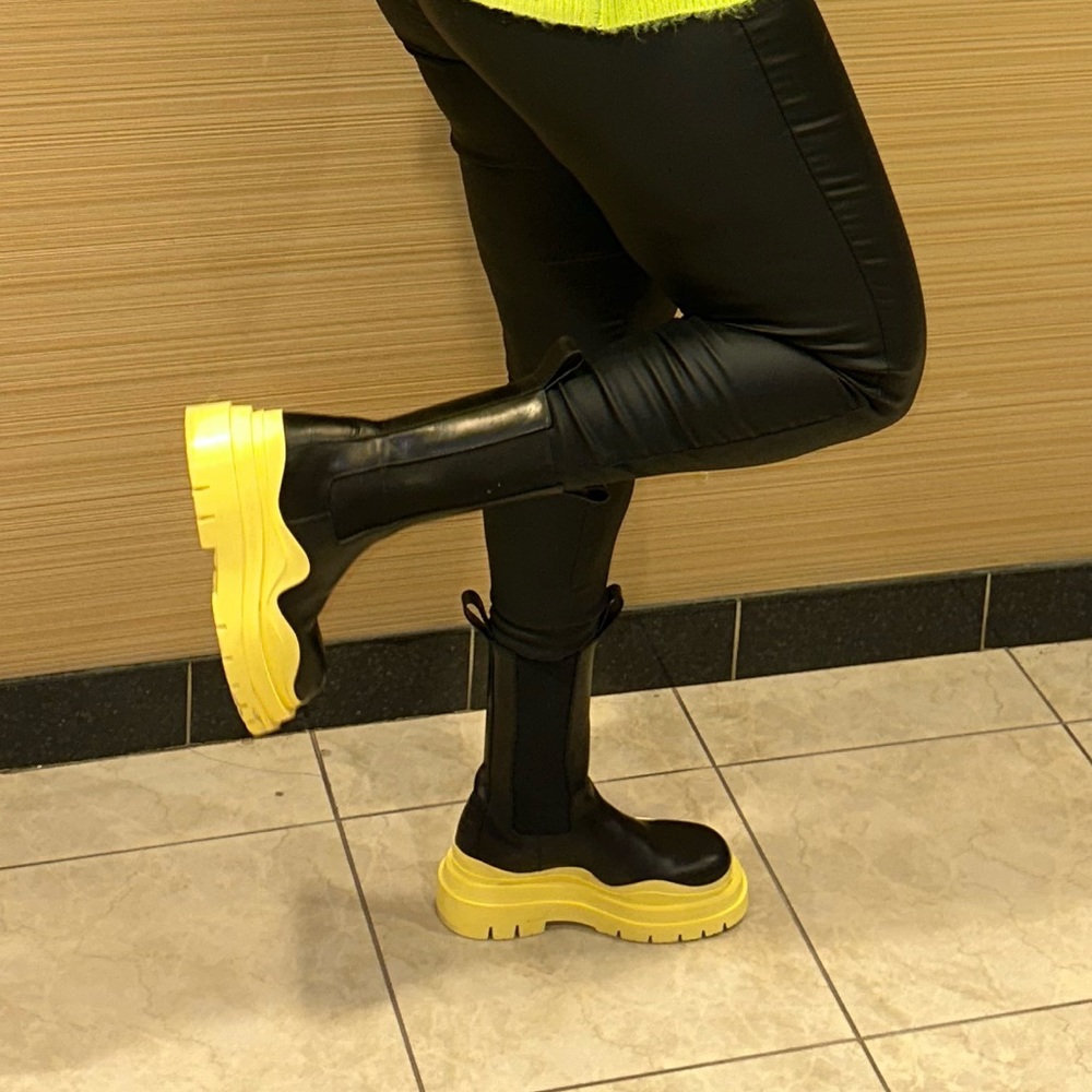 Bottega Veneta Tire Chelsea boots
